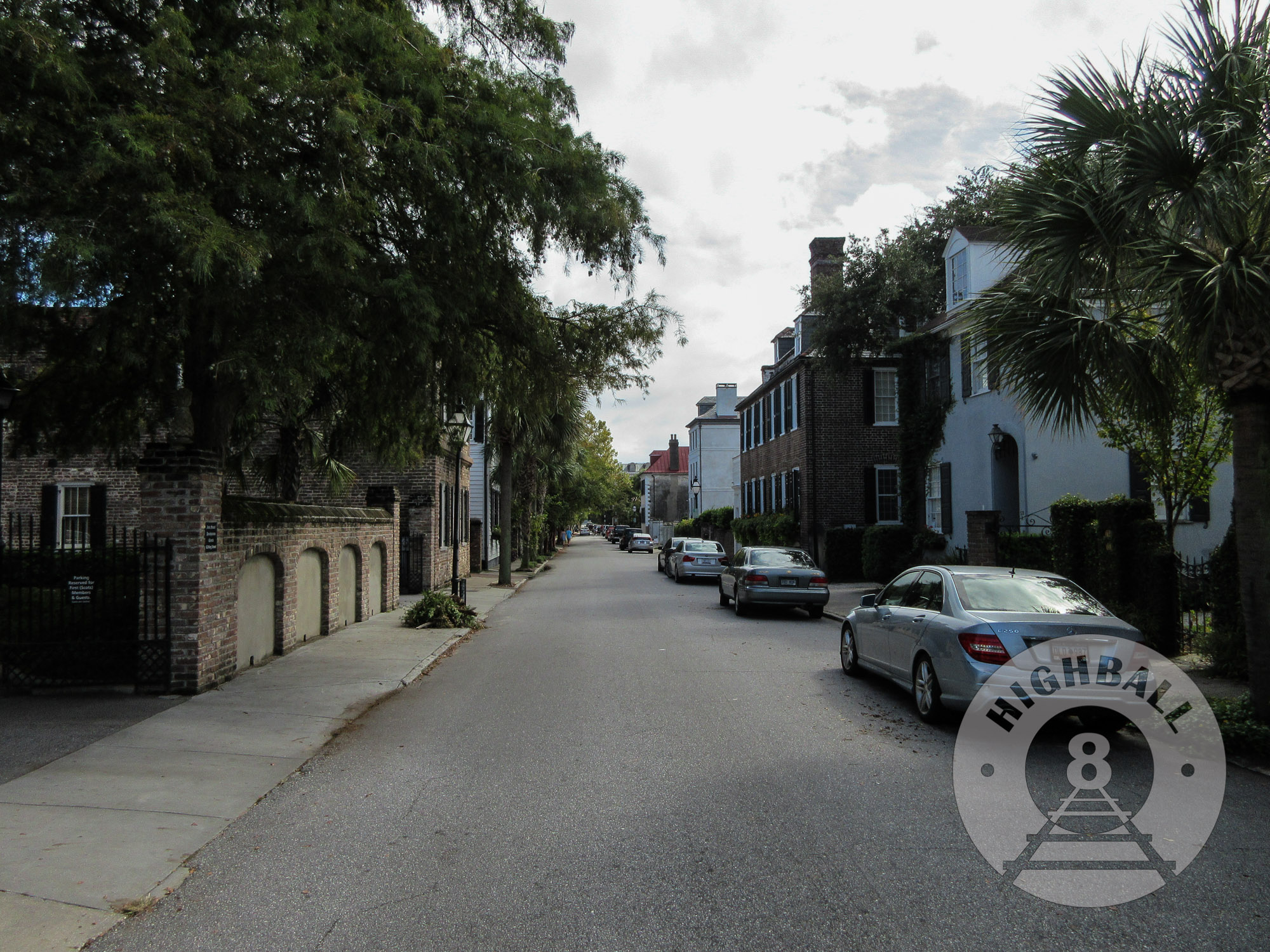 Street scene in the South of Broad neighborhood, Charleston, South Carolina, USA, 2015.